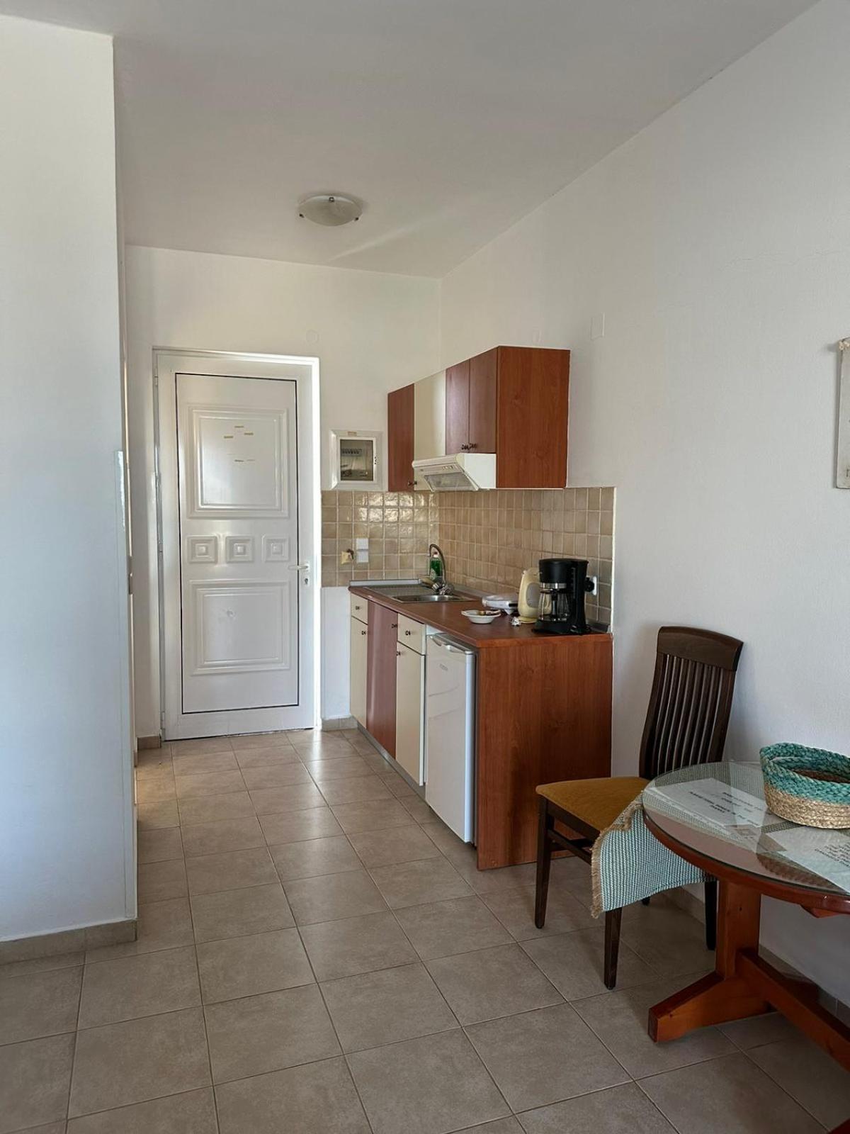 Apollonio & Rhodes Apartment